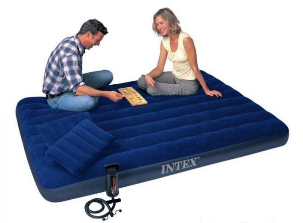 Надувной матрас Intex 64765 - С двумя подушками и насосом - Двуспальный