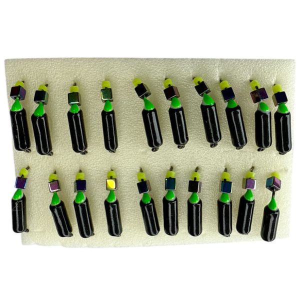 Мормишка Вольфрамова Володимирська Гвоздик - З кубиком хамелеон - 4 мм - 0.9 г - Чорний із зеленою точкою - Арт.593