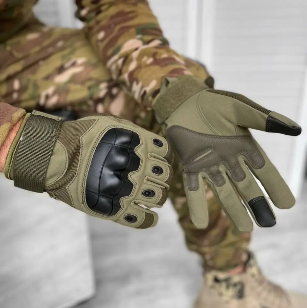 Рукавички тактичні - Закриті пальці - Посилений протектор - Карбонова вставка - Хакі