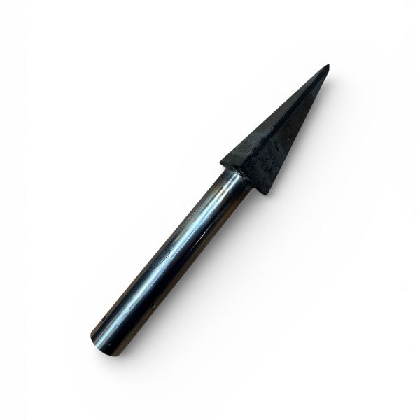 Пешня Пика (трехгранная) с деревянной ручкой