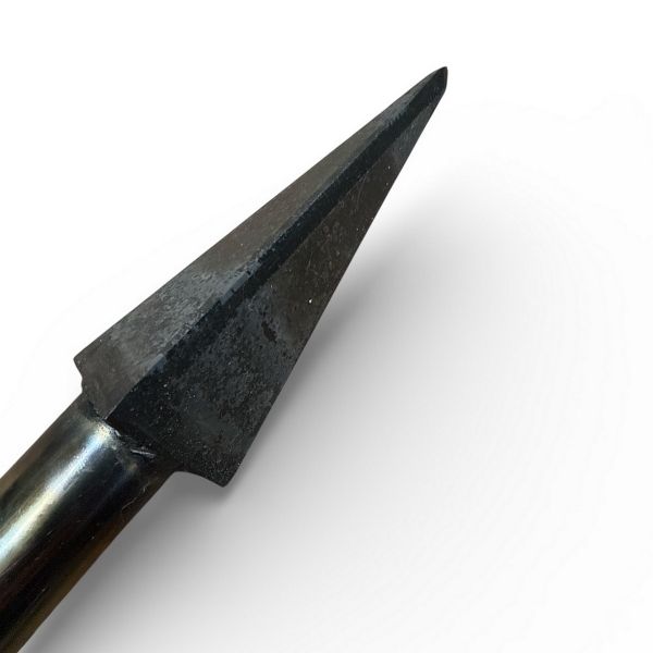 Пешня Пика (трехгранная) с деревянной ручкой